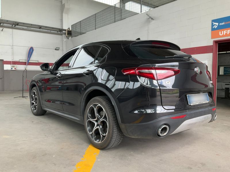 Alfa Romeo Stelvio 2.2 JTDM Lusso Q4 — zdjęcie 3