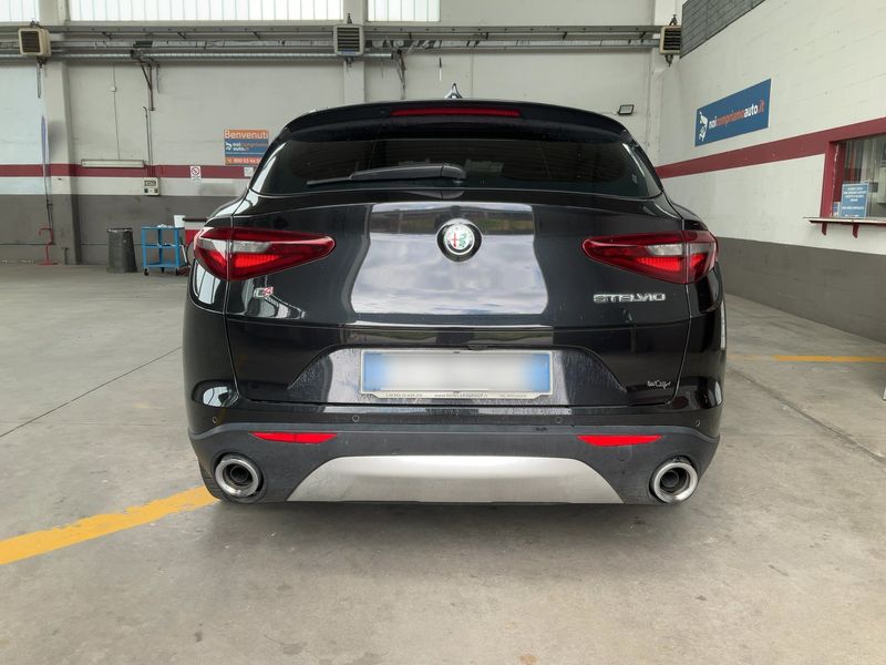Alfa Romeo Stelvio 2.2 JTDM Lusso Q4 — zdjęcie 5
