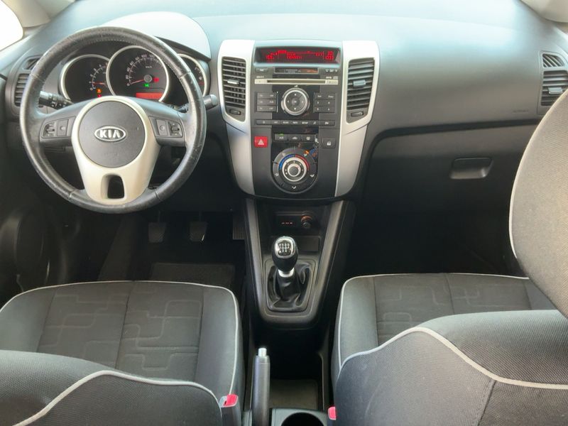 Kia Venga 1.4 CRDi ActivePro — zdjęcie 12
