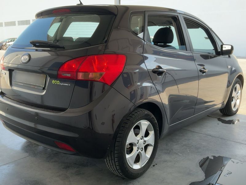 Kia Venga 1.4 CRDi ActivePro — zdjęcie 6