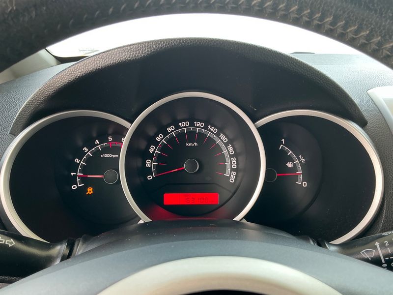 Kia Venga 1.4 CRDi ActivePro — zdjęcie 13