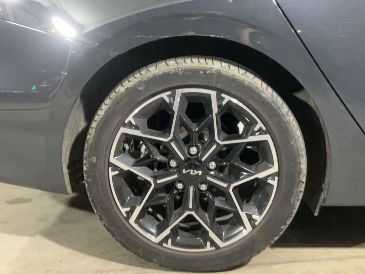 Kia cee'd 2023 — photo 10
