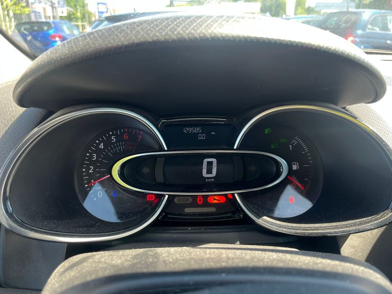 Renault Clio 0.9 Limited — zdjęcie 12