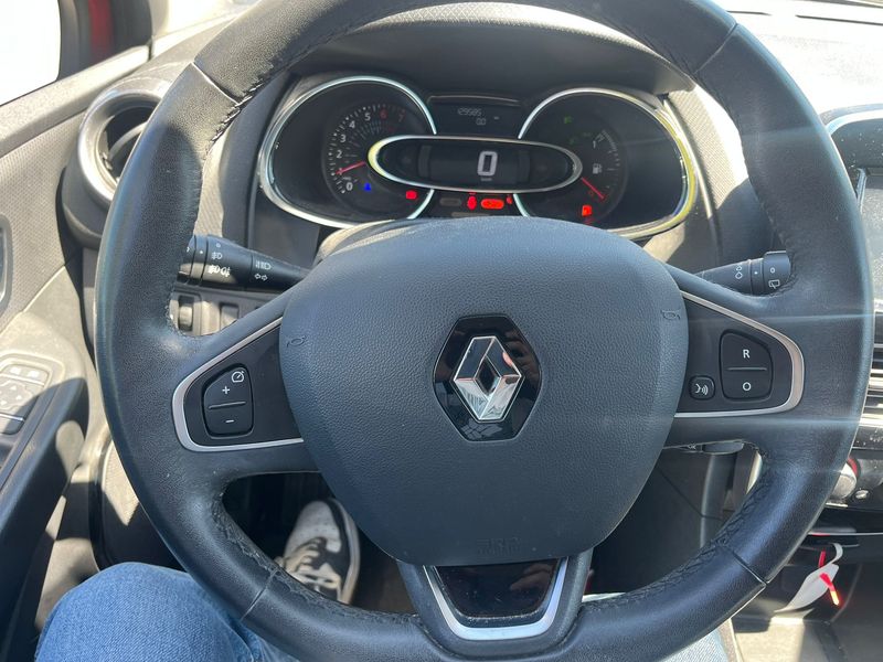Renault Clio 0.9 Limited — zdjęcie 18
