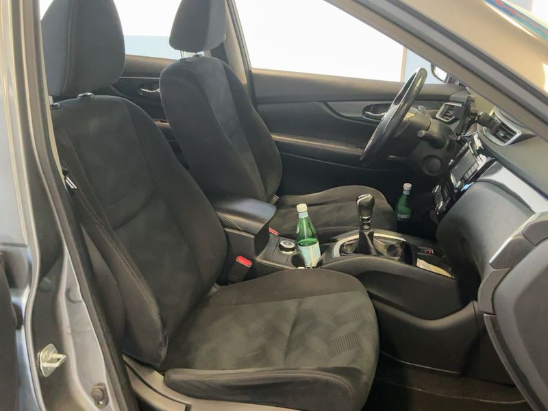 Nissan X-Trail 1.6 dCi Connect 4x4 — zdjęcie 11