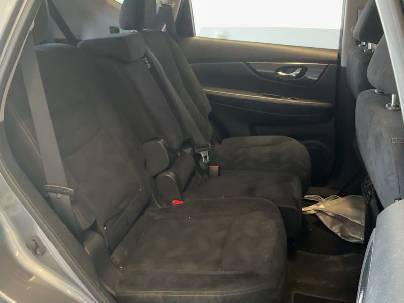 Nissan X-Trail 1.6 dCi Connect 4x4 — zdjęcie 14