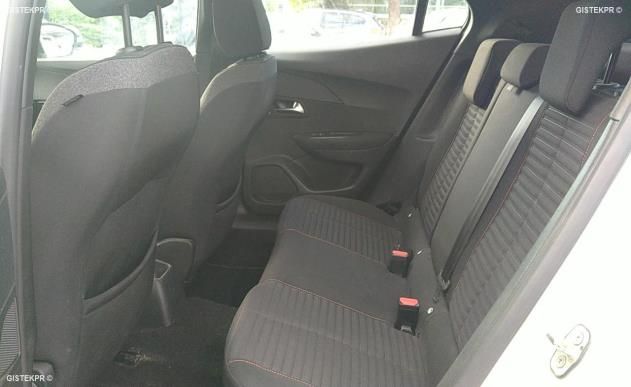 Peugeot 2008 1.5 Blue-HDi Active Pack — zdjęcie 12