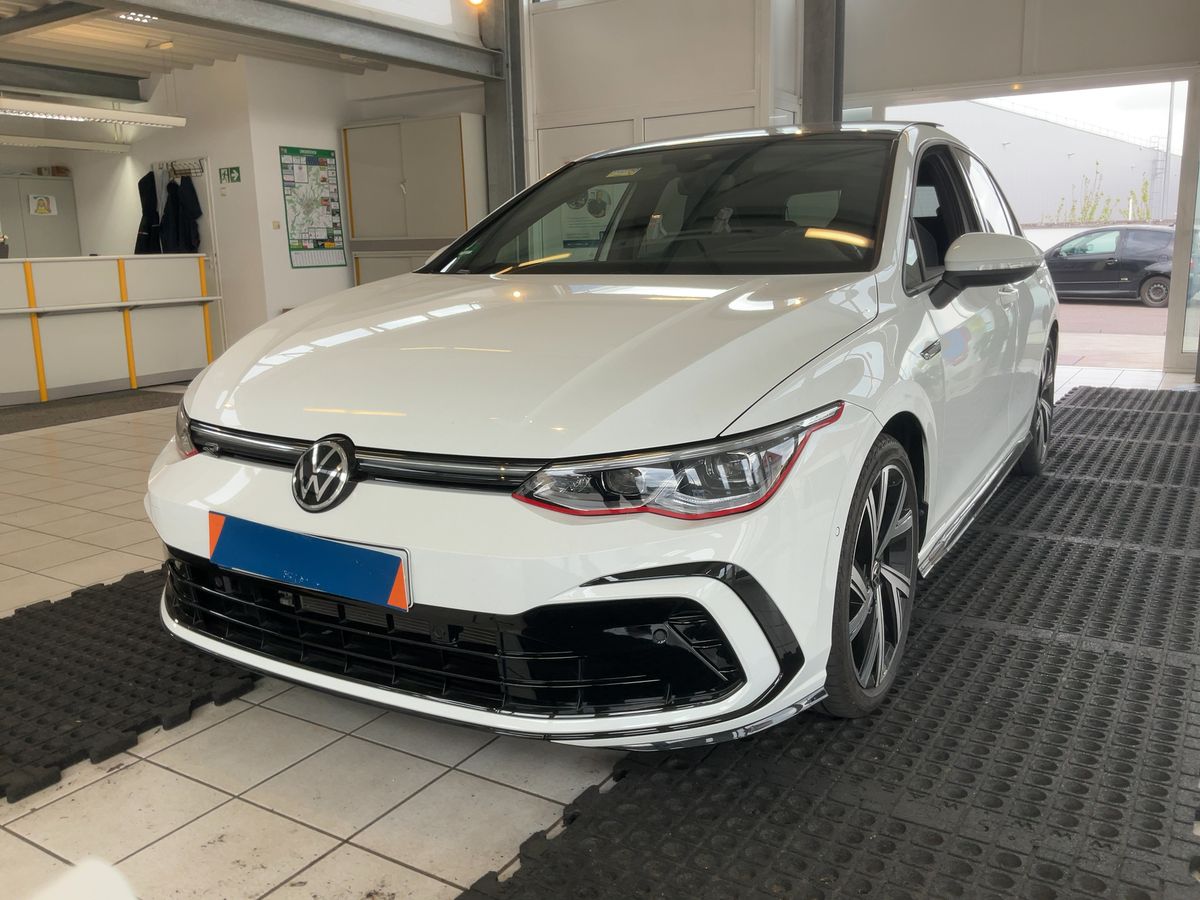 Volkswagen Golf VIII 1.5 eTSI ACT R-Line