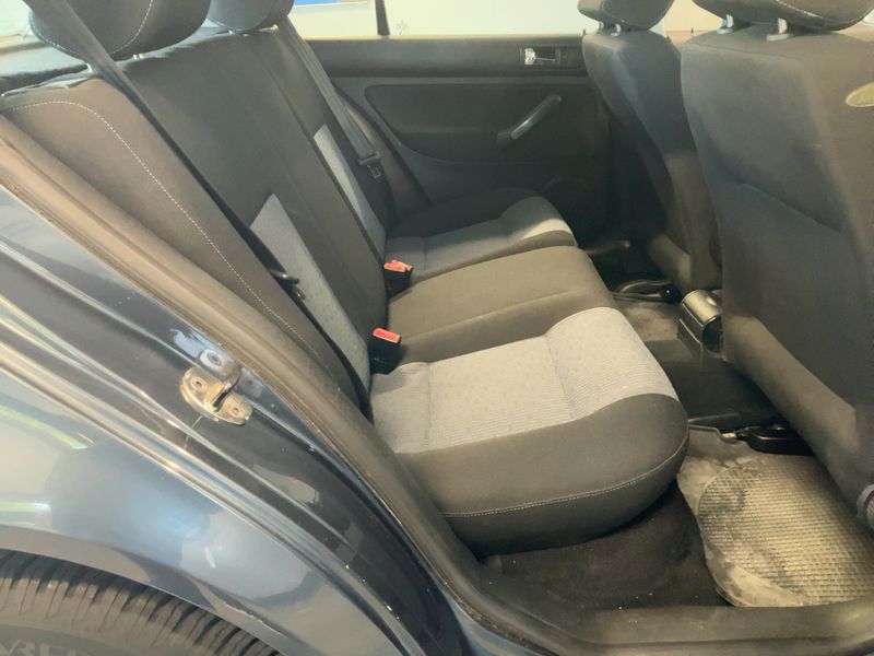 Volkswagen Golf IV 1.6 Pacific — zdjęcie 14