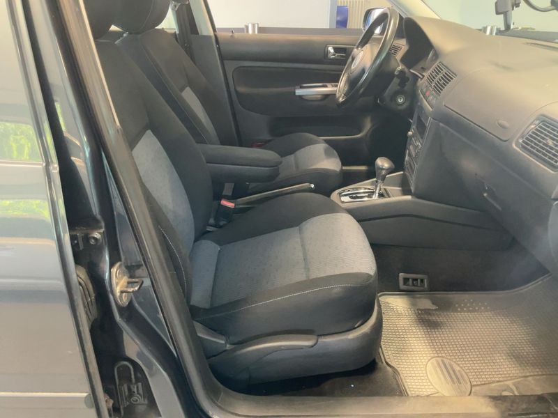 Volkswagen Golf IV 1.6 Pacific — zdjęcie 11