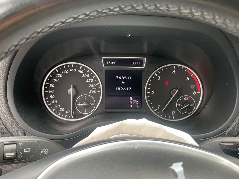 Mercedes-Benz B-Klasse B 180 CDI — zdjęcie 13
