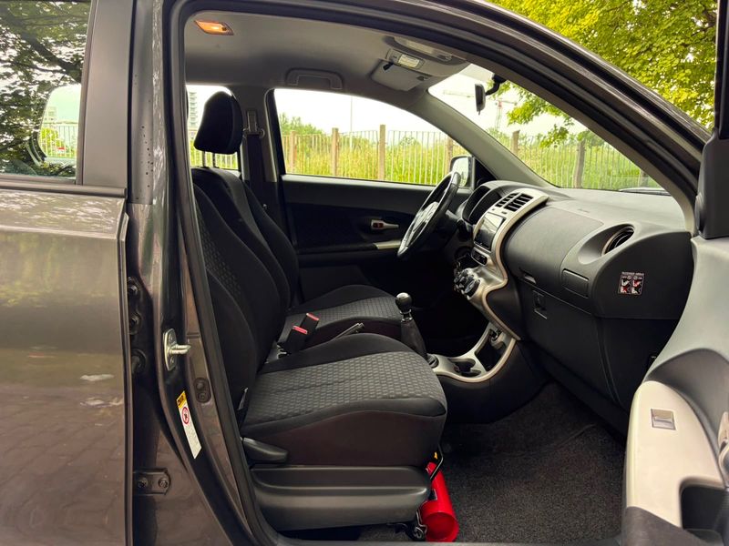 Toyota Urban Cruiser 1.33 Dual VVT-i — zdjęcie 10