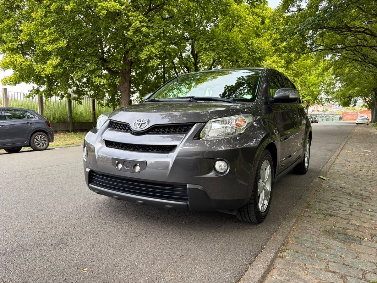Toyota Urban 2010