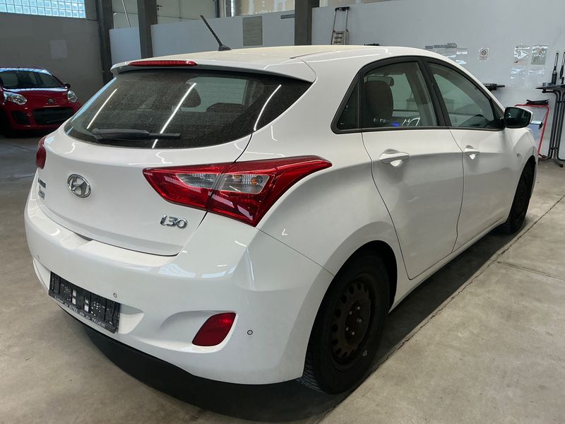 Hyundai i30 1.4 FIFA World Cup Edition 2014 – снимка 2