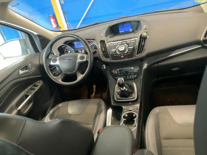 Ford Kuga 1.6 EcoBoost Titanium — zdjęcie 12
