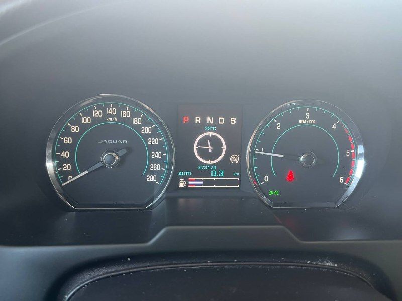 Jaguar XF 2.2 D — zdjęcie 12