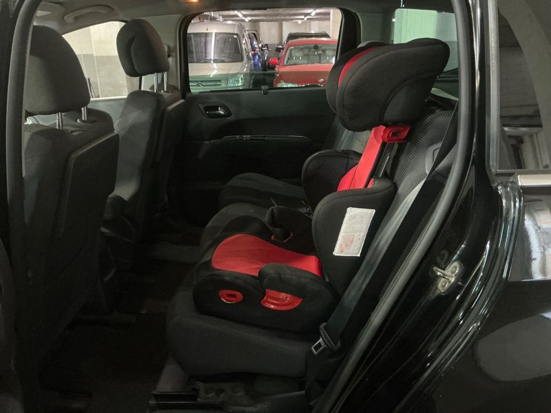 Peugeot 5008 1.6 Blue-HDi Allure 2015 – снимка 27