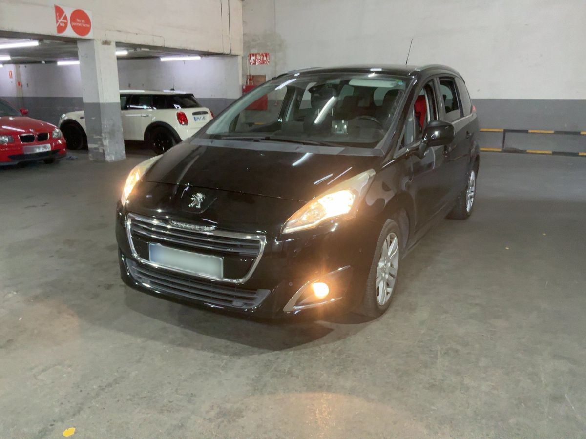 Peugeot 5008 2015