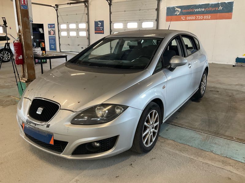 Seat Leon 1.6 TDI Stylance / Style 2010 – снимка 1