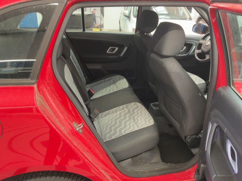 Skoda Fabia 1.4 Ambiente — zdjęcie 14