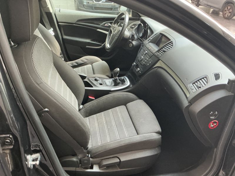 Opel Insignia Sports Tourer 2.0 CDTI Sport — zdjęcie 3