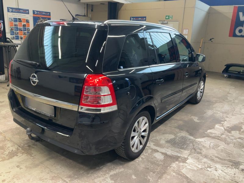 Opel Zafira 1.8 Family Plus 2014 – снимка 8