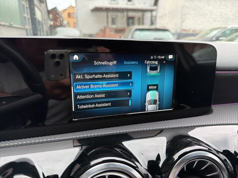 Mercedes-Benz A-Klasse Limousine A 250e AMG Line — zdjęcie 19