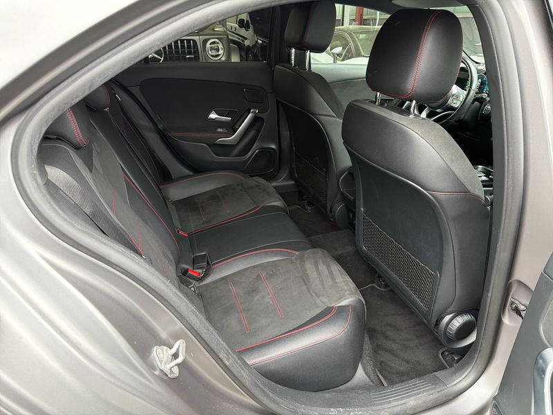 Mercedes-Benz A-Klasse Limousine A 250e AMG Line — zdjęcie 14