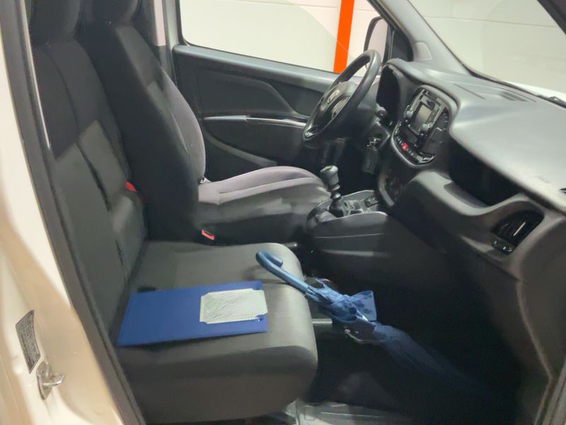 Fiat Doblo 2.0 JTDM SX Maxi Kasten — zdjęcie 11
