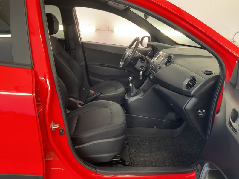 Hyundai i10 1.2 Passion + — zdjęcie 11