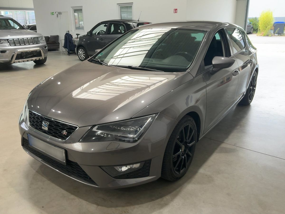 Seat Leon 2016 — photo 1