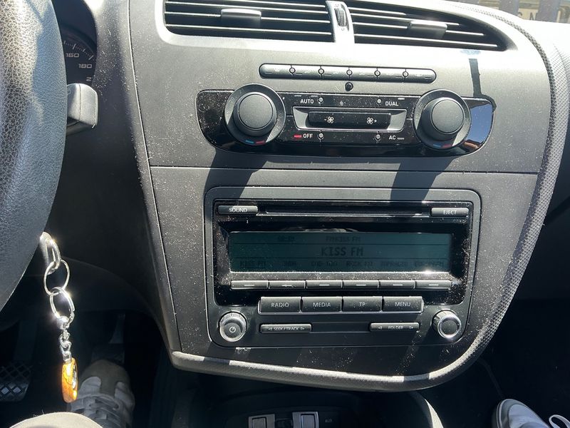Seat Leon 1.6 TDI Reference Copa 2012 – снимка 18