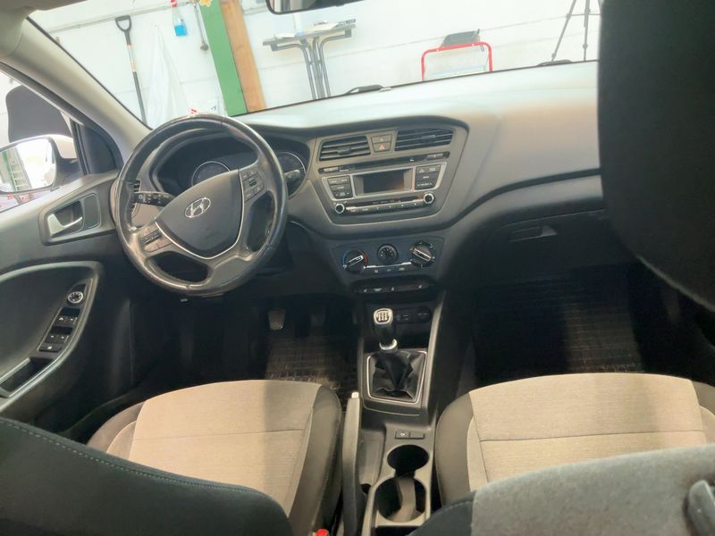 Hyundai i20 1.2 YES! — zdjęcie 12
