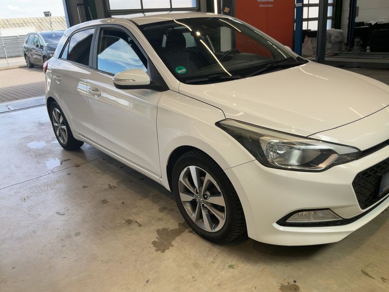 Hyundai i20 1.2 YES! — zdjęcie 8