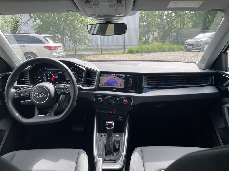 Audi A1 Sportback 30 TFSI S line — zdjęcie 11