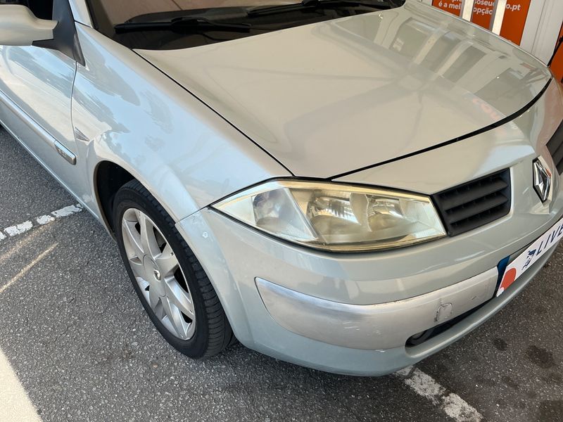 Renault Megane 1.5 dCi Dynamique Luxe 2004 – снимка 8