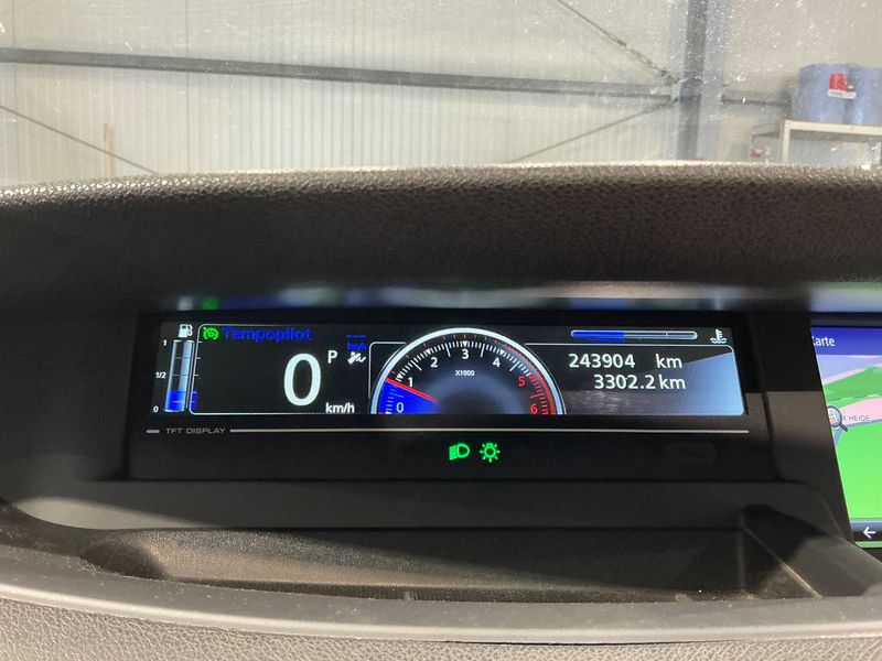 Renault Grand Scenic 2.0 dCi BOSE Edition — zdjęcie 13