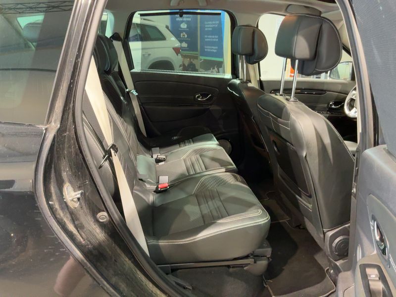 Renault Grand Scenic 2.0 dCi BOSE Edition — zdjęcie 14