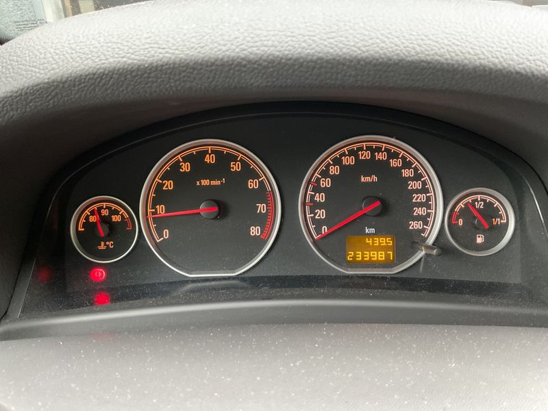 Opel Vectra 2.2 Cosmo Plus — zdjęcie 4
