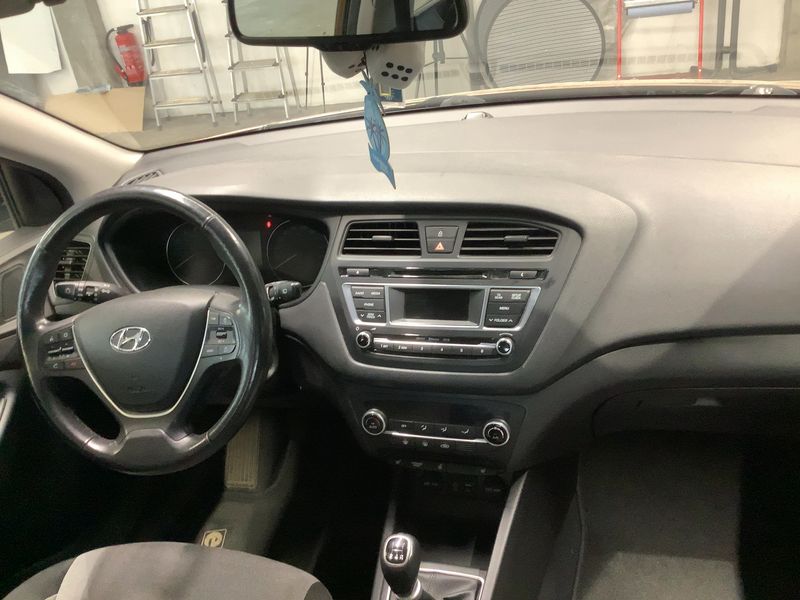 Hyundai i20 1.2 Intro Edition — zdjęcie 12