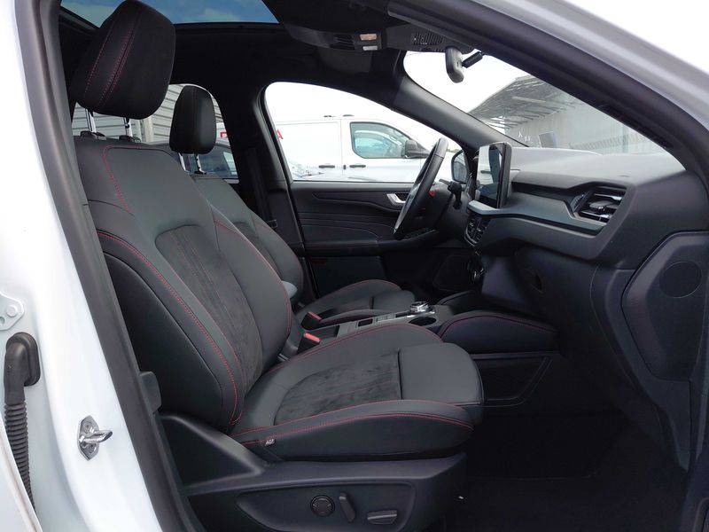 Ford Kuga 1.5 EcoBoost ST-Line X — zdjęcie 10