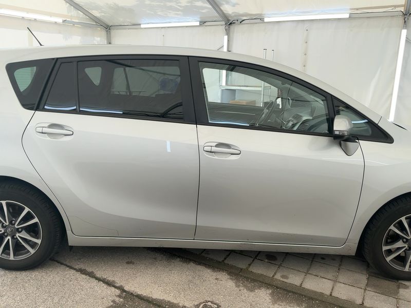 Toyota Verso 1.6 D-4D SkyView Edition — zdjęcie 7
