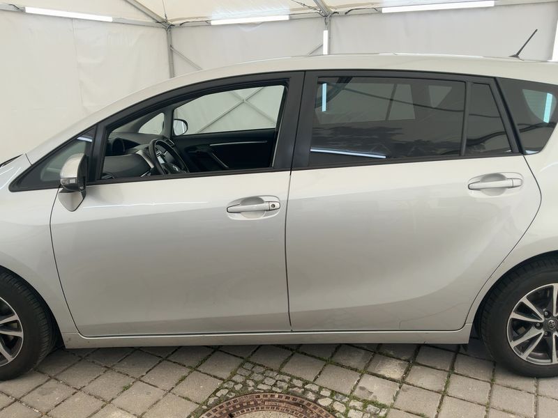 Toyota Verso 1.6 D-4D SkyView Edition — zdjęcie 4
