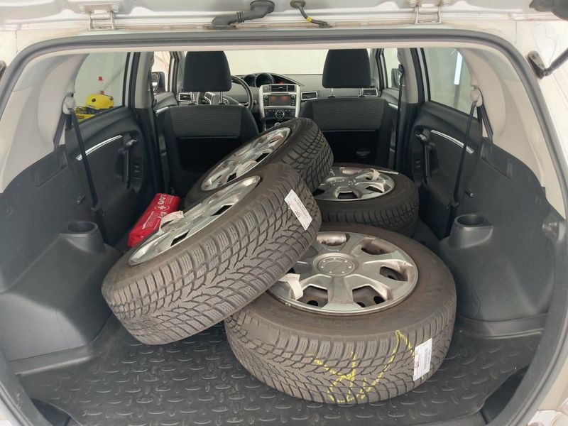 Toyota Verso 1.6 D-4D SkyView Edition — zdjęcie 10