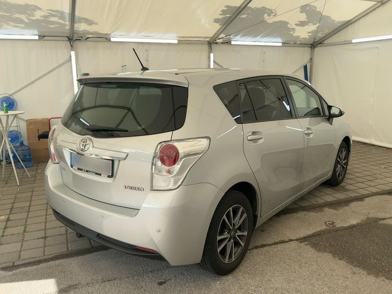 Toyota Verso 1.6 D-4D SkyView Edition — zdjęcie 6