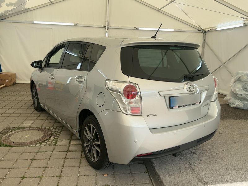 Toyota Verso 1.6 D-4D SkyView Edition — zdjęcie 3