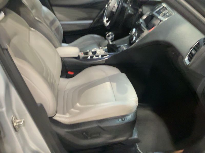 Citroen DS5 1.6 Blue-HDi SoChic — zdjęcie 11