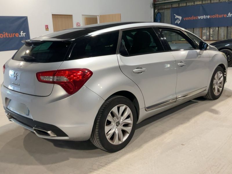 Citroen DS5 1.6 Blue-HDi SoChic — zdjęcie 6