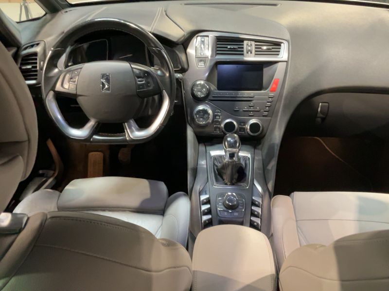 Citroen DS5 1.6 Blue-HDi SoChic — zdjęcie 12