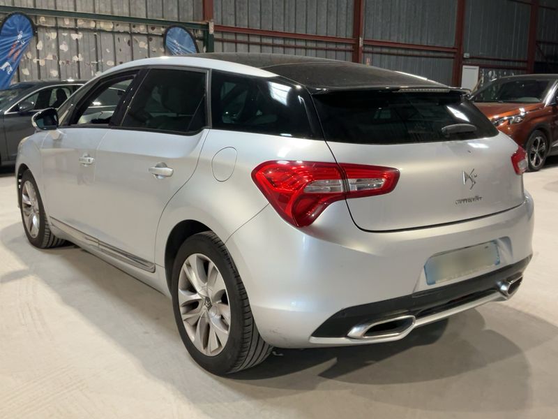 Citroen DS5 1.6 Blue-HDi SoChic — zdjęcie 3
